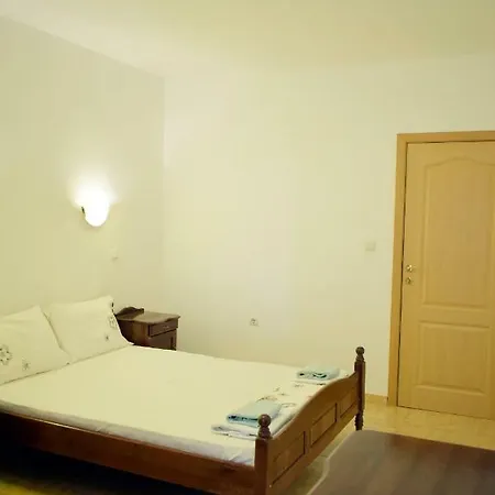 Lazur Apartment *